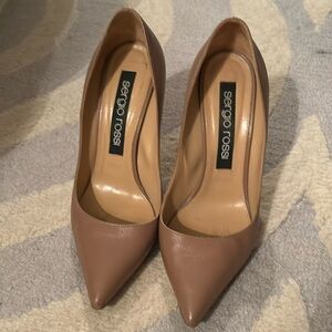 Good condition tan Sergio Rossi stilettos, 100 mm